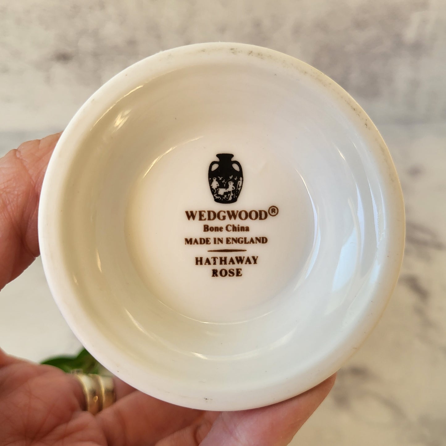 Adorable Wedgwood Hathaway Rose Vase