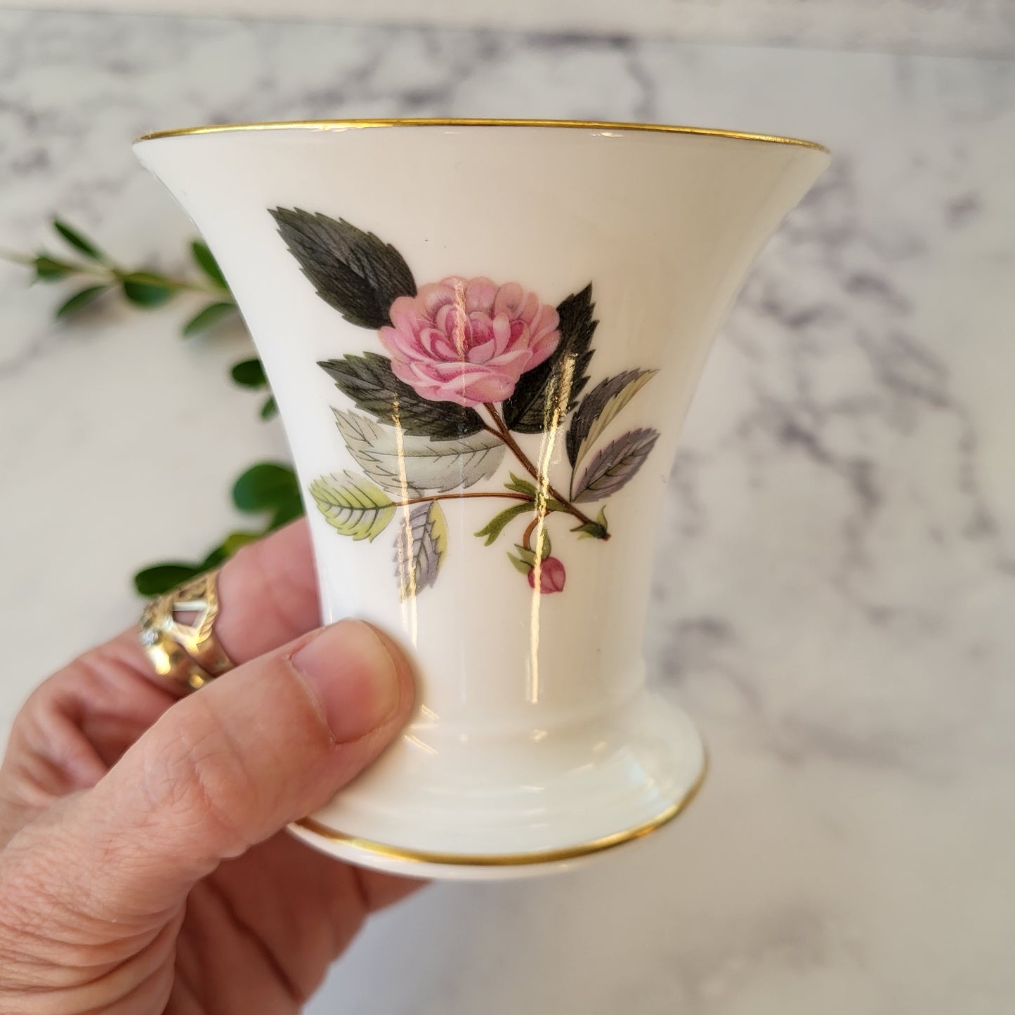 Adorable Wedgwood Hathaway Rose Vase