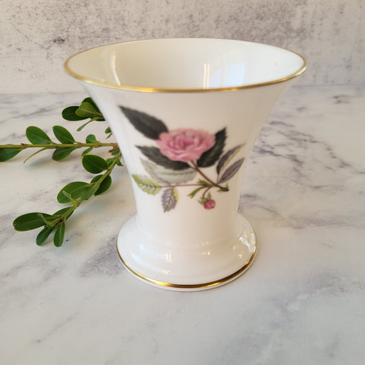 Adorable Wedgwood Hathaway Rose Vase