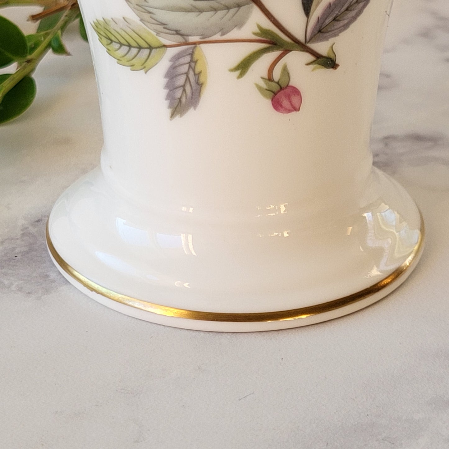 Adorable Wedgwood Hathaway Rose Vase