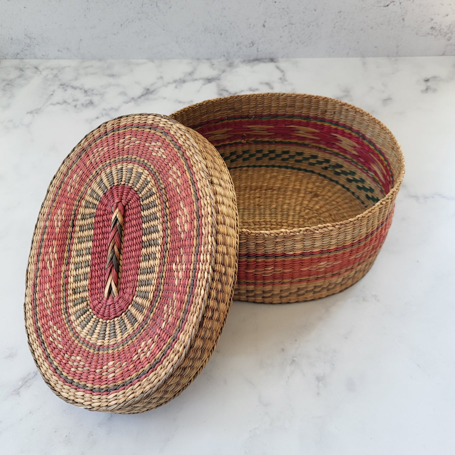 1970s Boho Sweetgrass Woven Basket with Lid – Natural Fiber Hippie Chic Decor