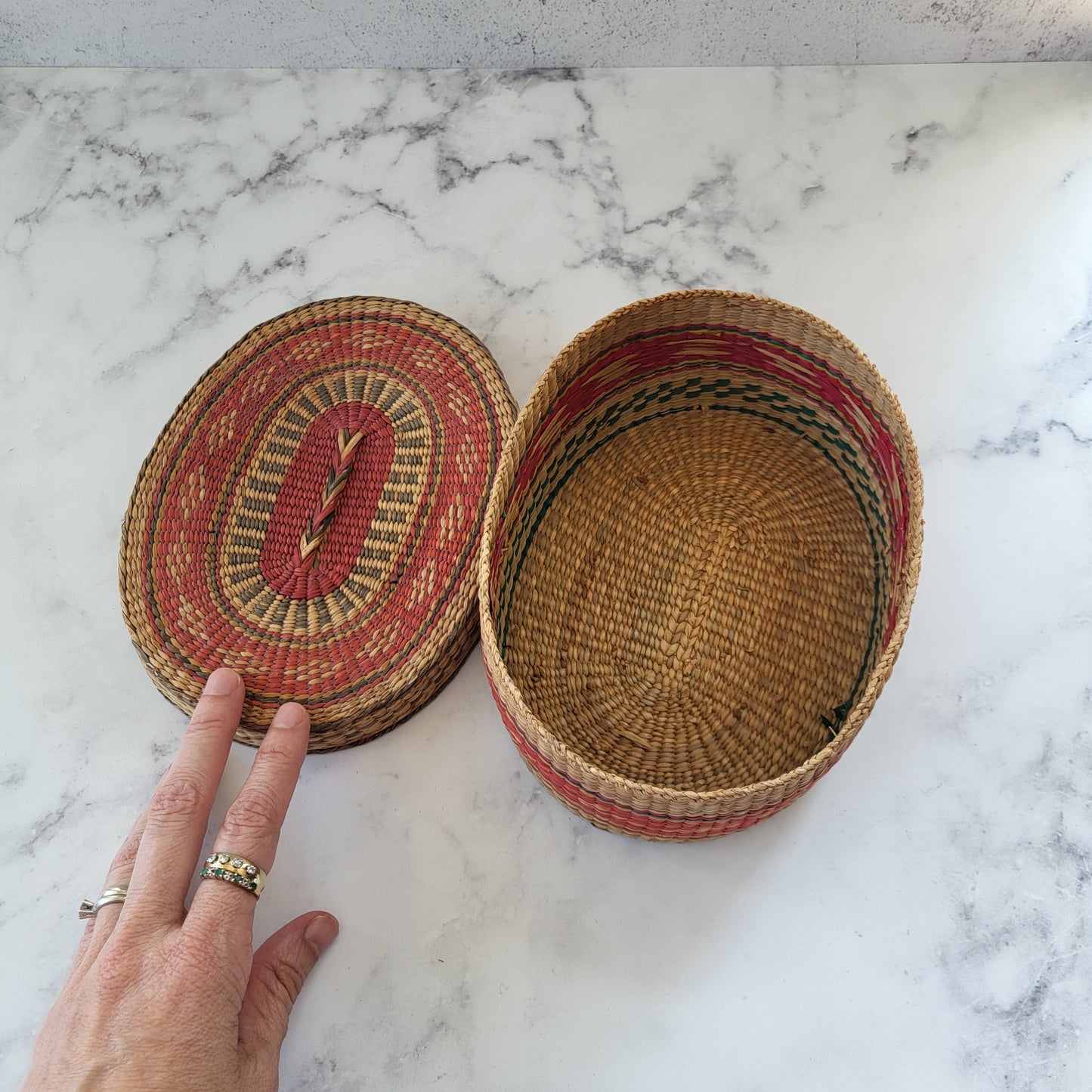 1970s Boho Sweetgrass Woven Basket with Lid – Natural Fiber Hippie Chic Decor