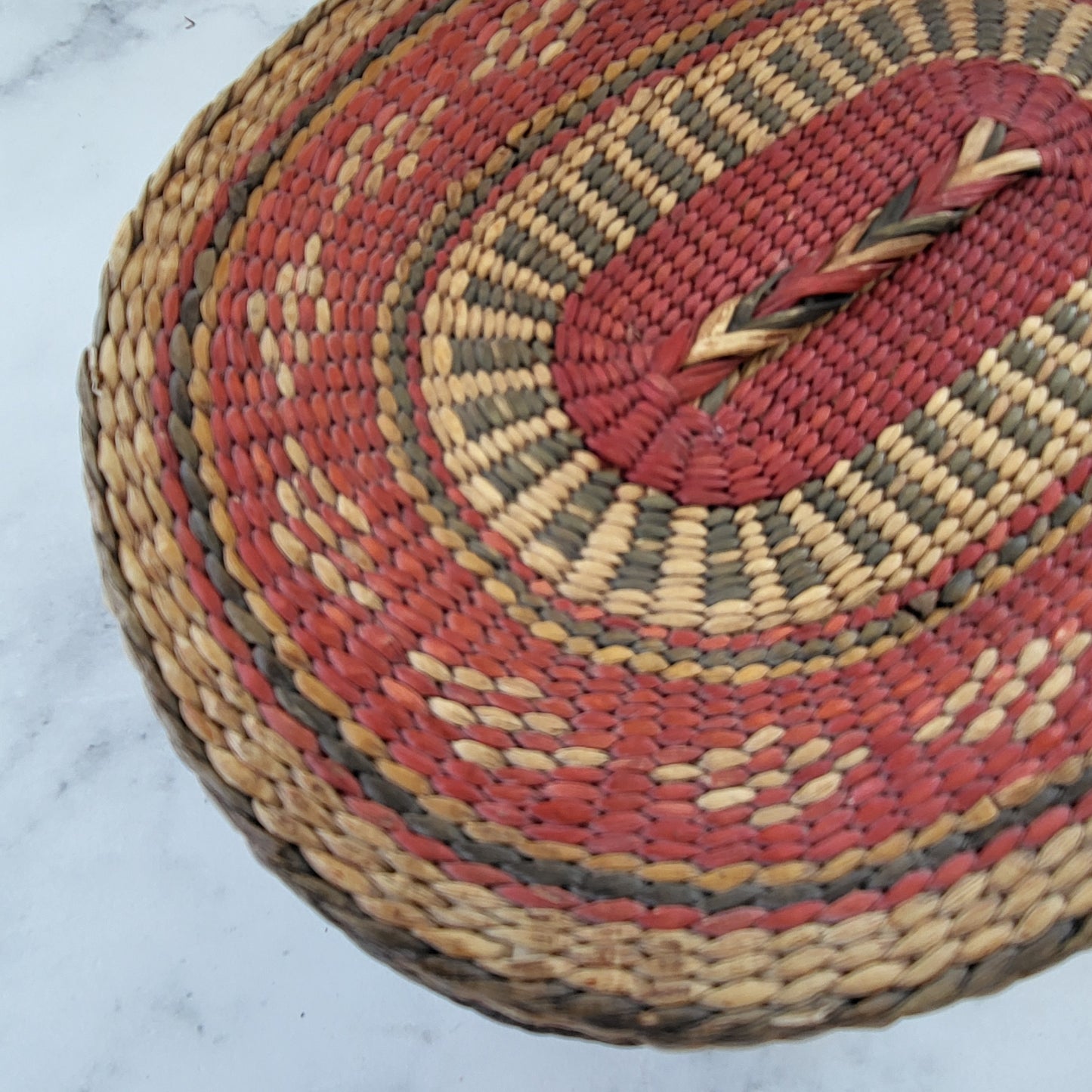 1970s Boho Sweetgrass Woven Basket with Lid – Natural Fiber Hippie Chic Decor
