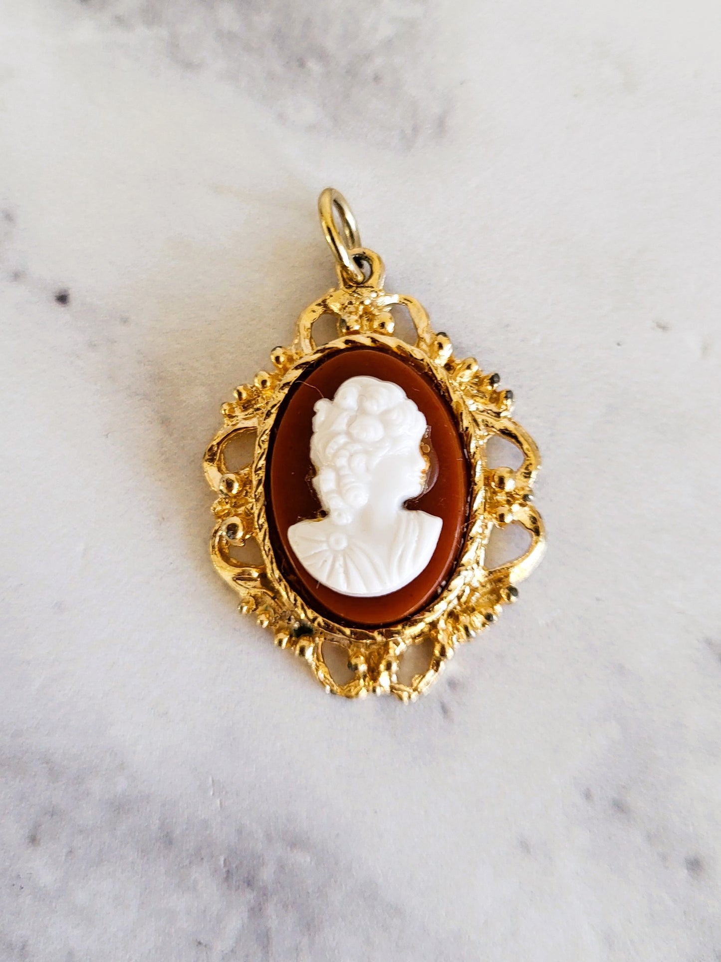 Vintage Gold Tone Filigree Cameo Pendant