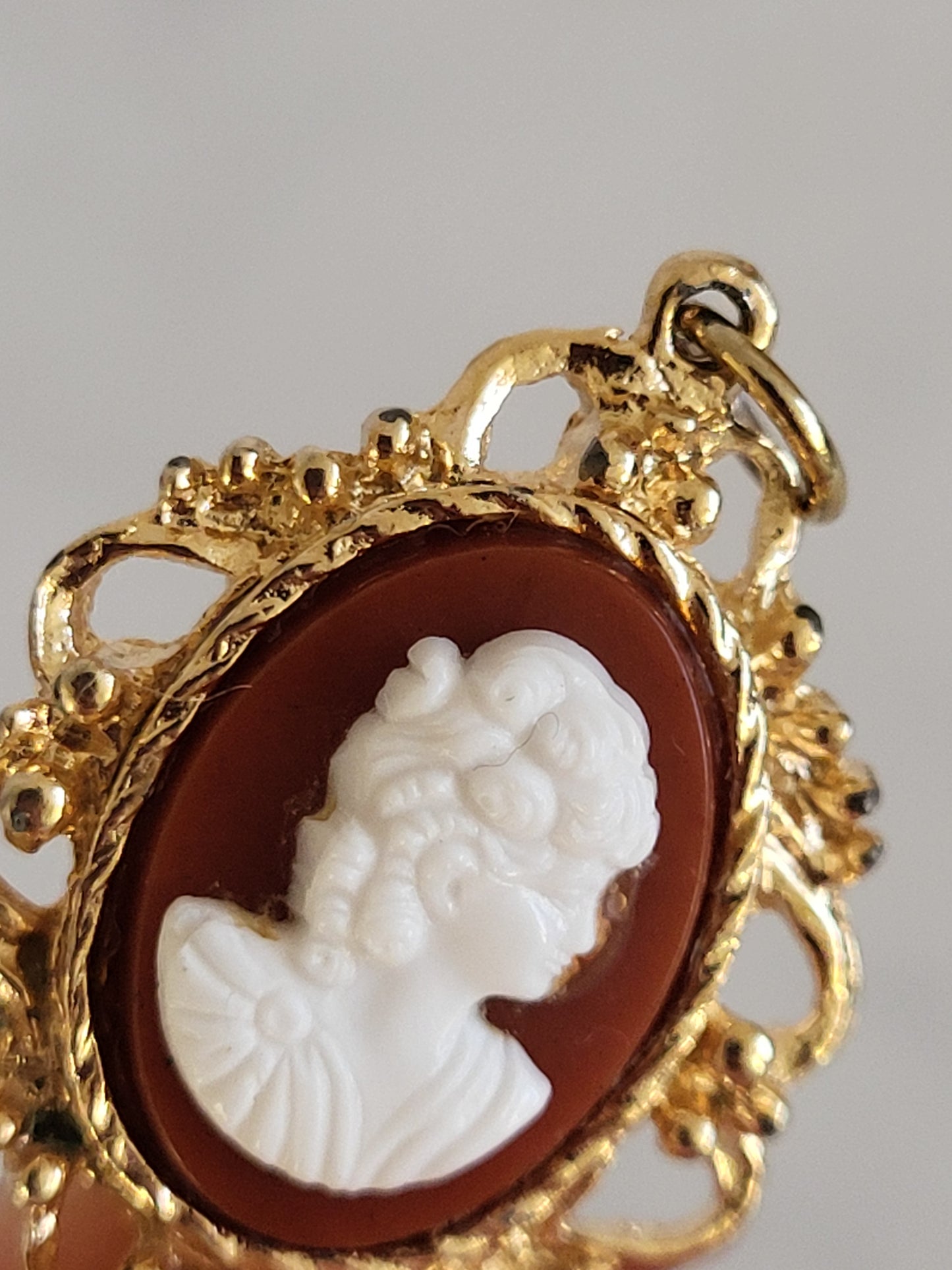 Vintage Gold Tone Filigree Cameo Pendant