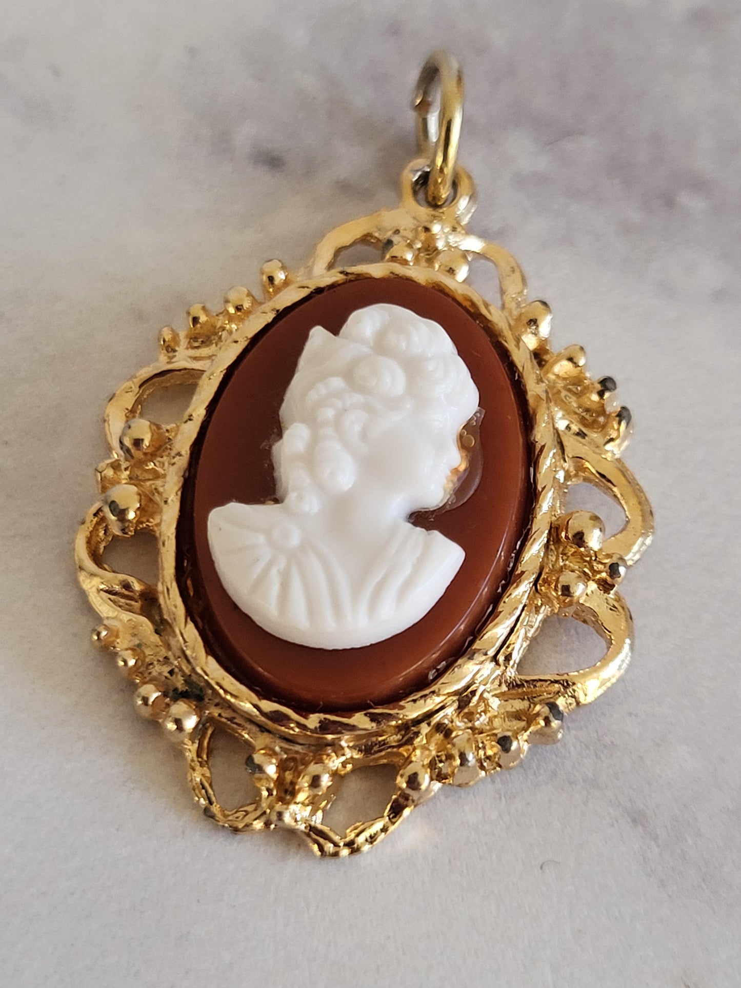 Vintage Gold Tone Filigree Cameo Pendant