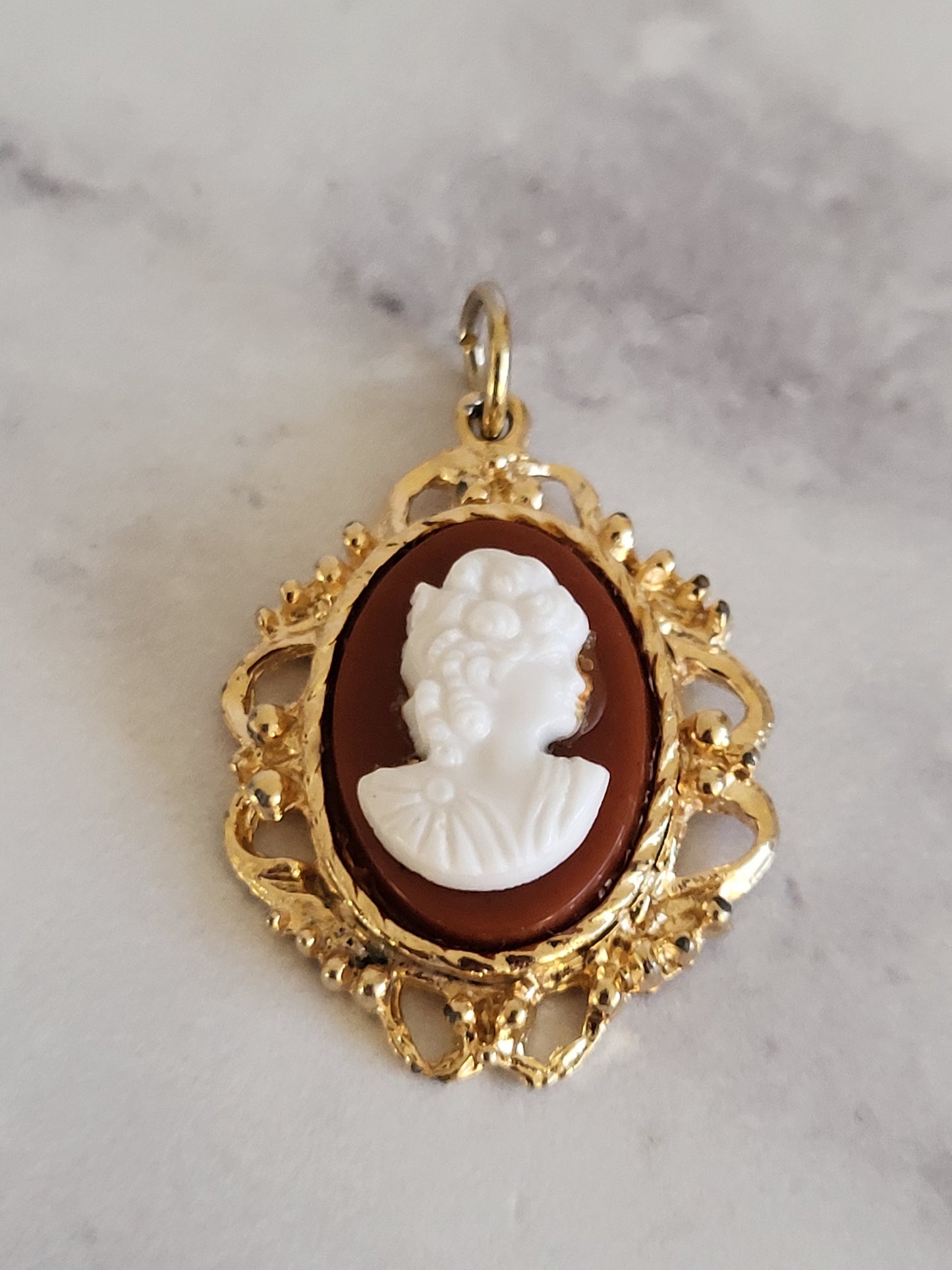 Vintage Gold Tone Filigree Cameo Pendant