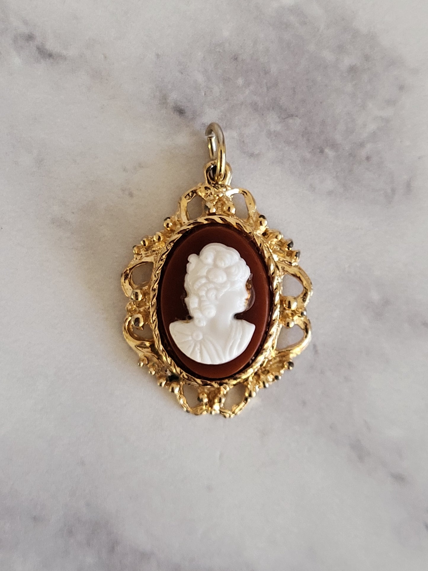 Vintage Gold Tone Filigree Cameo Pendant