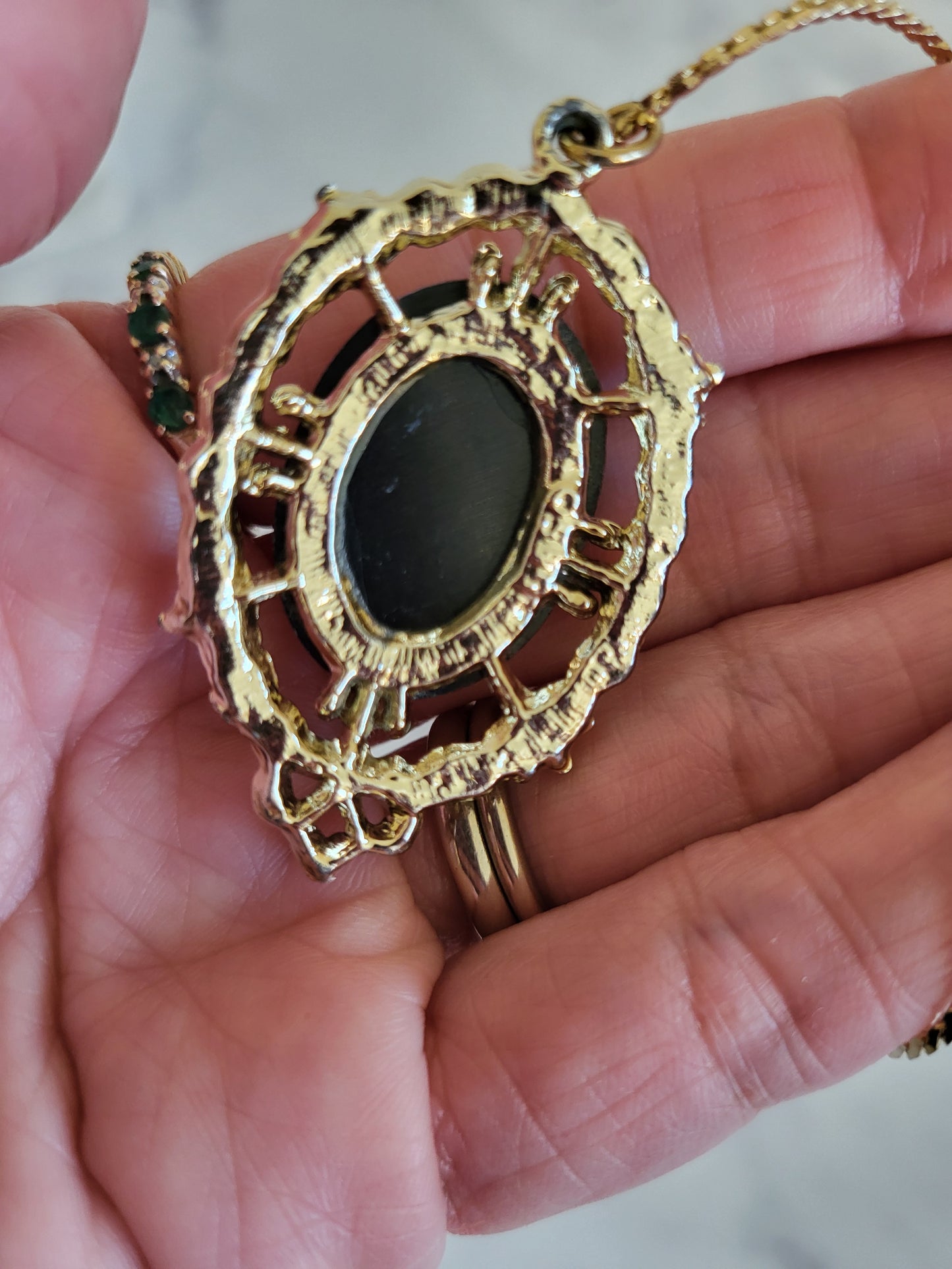 Vintage Gold Tone Cameo Pendant with 24" Chain