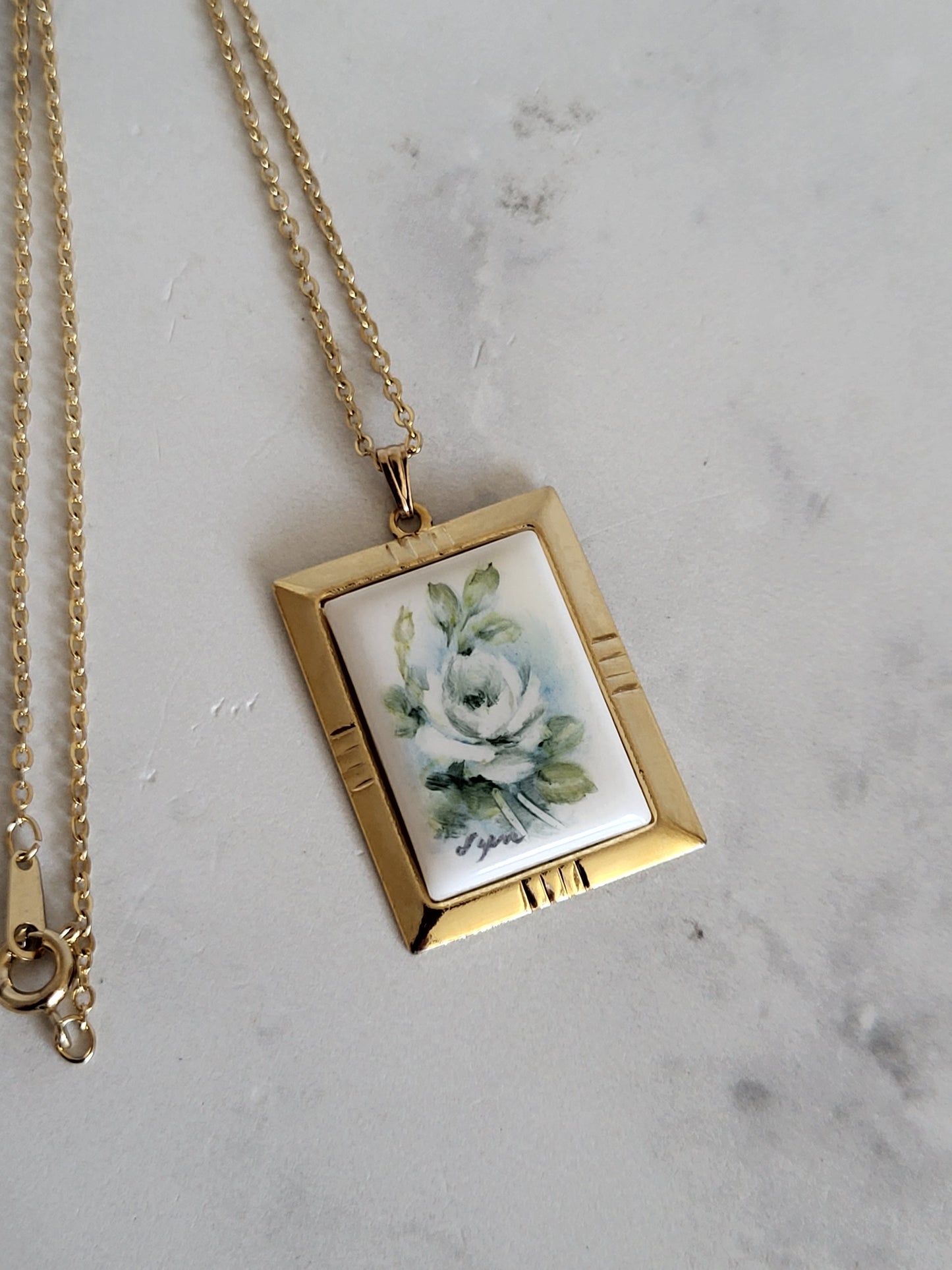 Vintage Floral Porcelain Style Pendant with 18" Chain