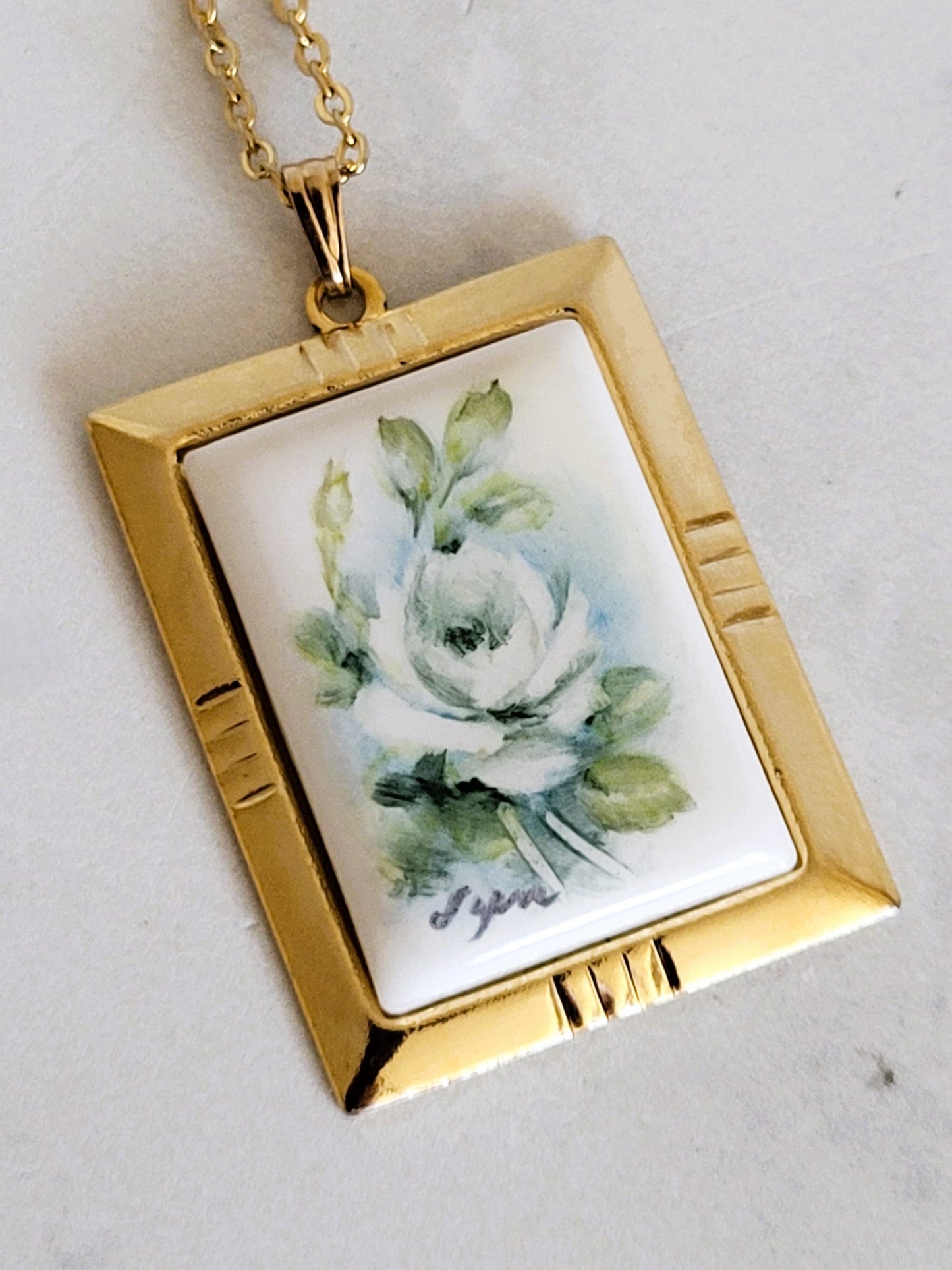 Vintage Floral Porcelain Style Pendant with 18" Chain