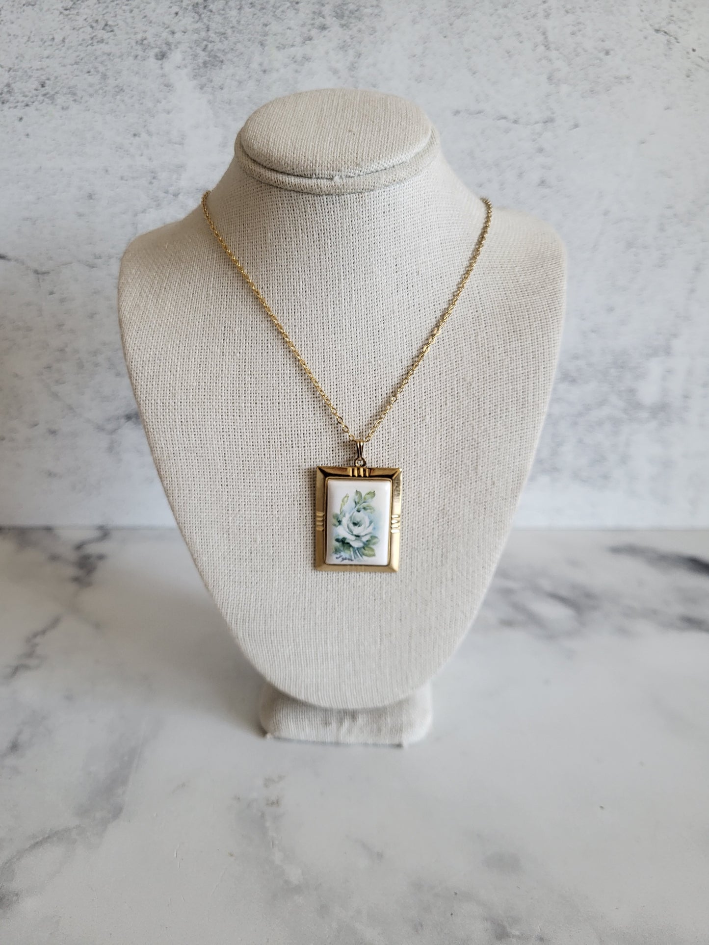 Vintage Floral Porcelain Style Pendant with 18" Chain
