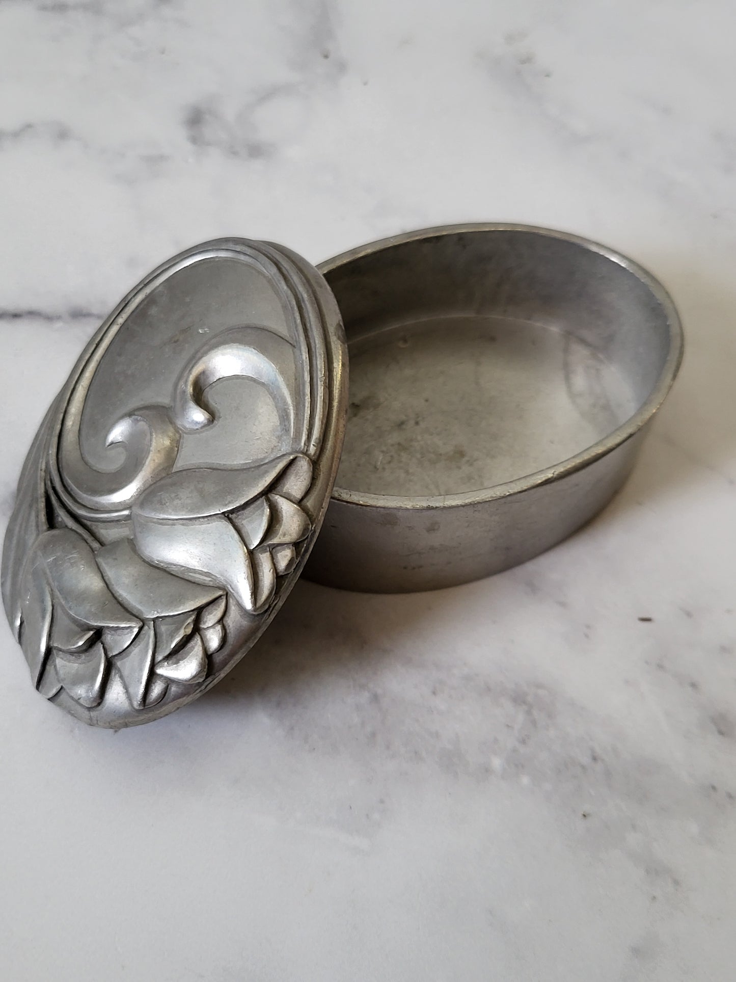 Vintage 1987 Seagull Pewter Iris Trinket Box