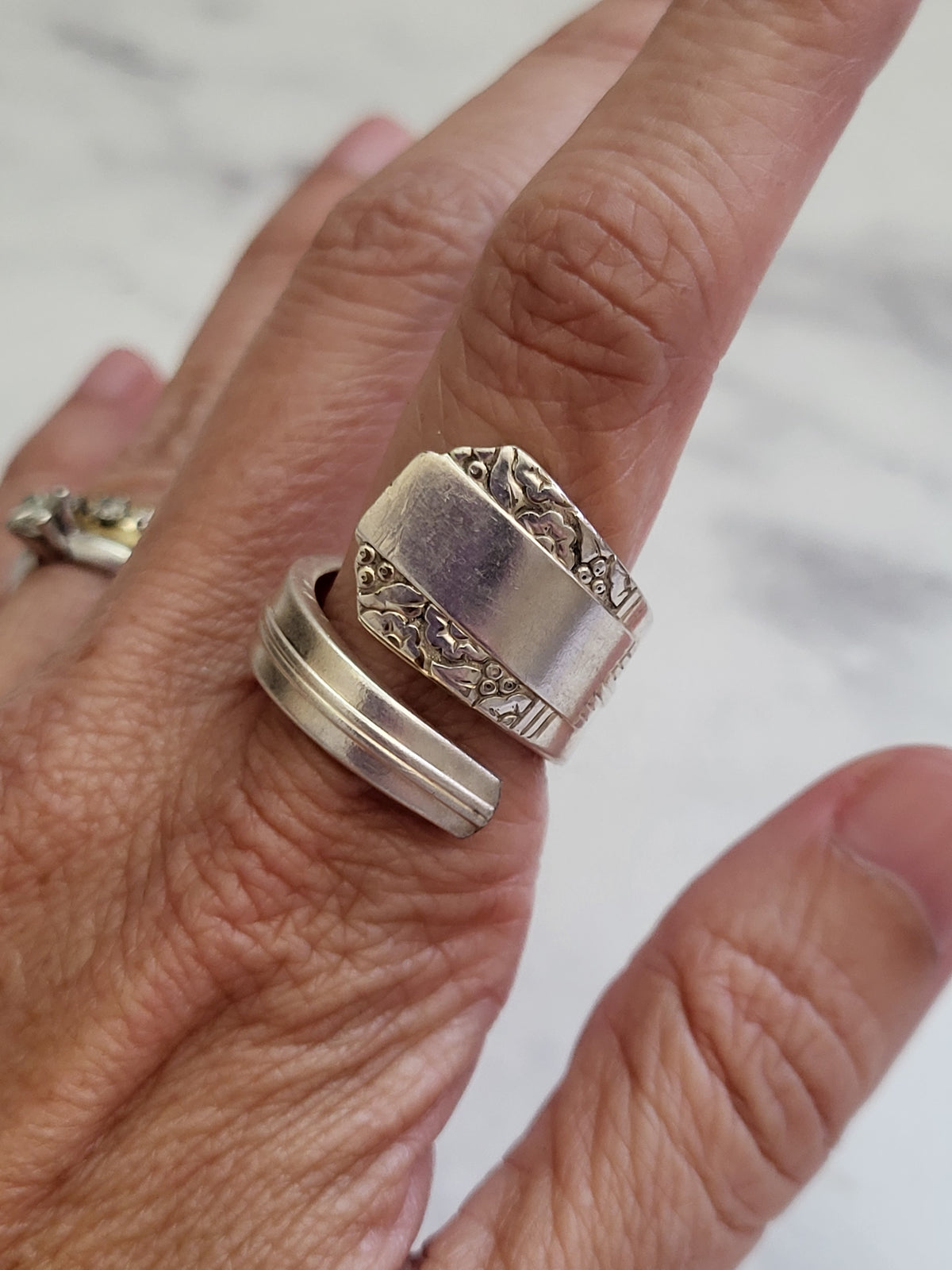 Vintage Rogers Triple Oneida Ltd. 1936 Silverplate Spoon Ring