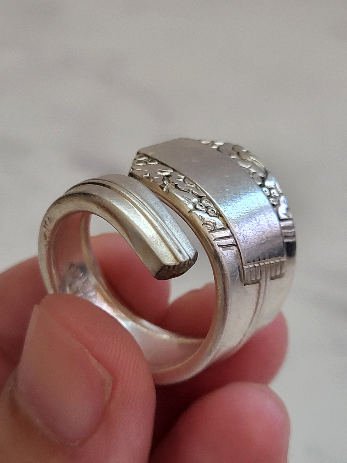 Vintage Rogers Triple Oneida Ltd. 1936 Silverplate Spoon Ring