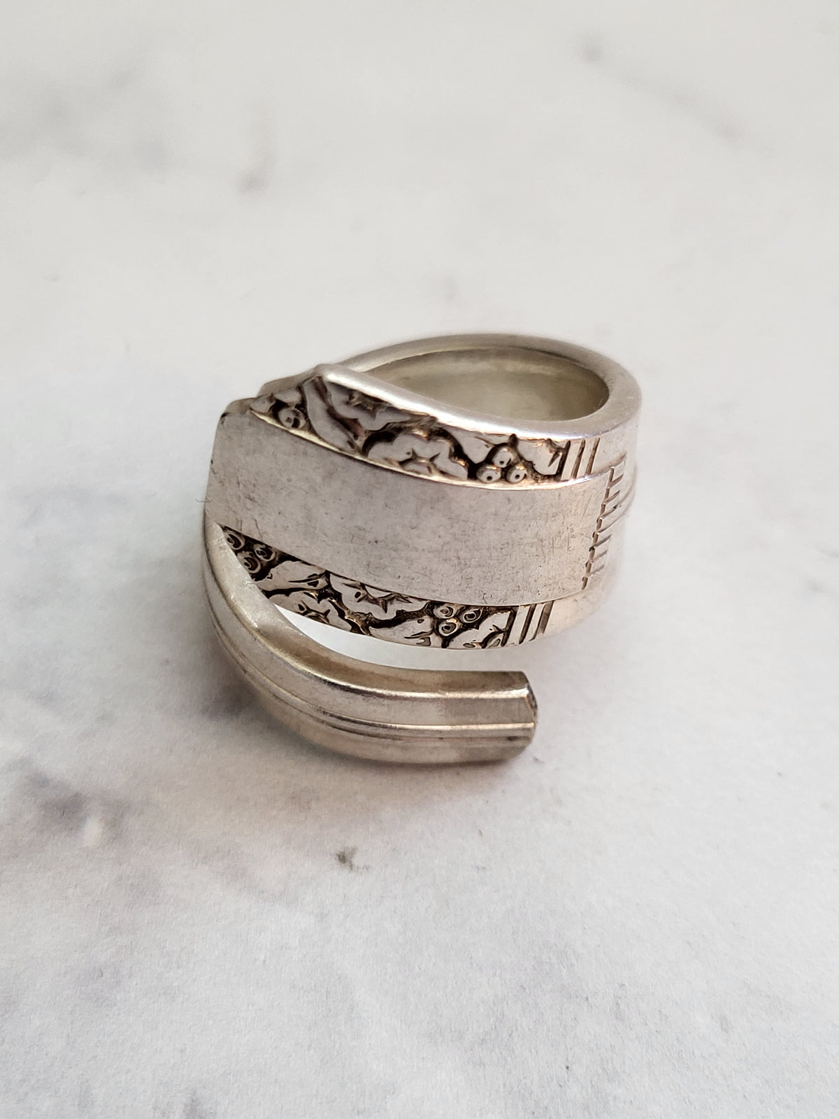 Vintage Rogers Triple Oneida Ltd. 1936 Silverplate Spoon Ring