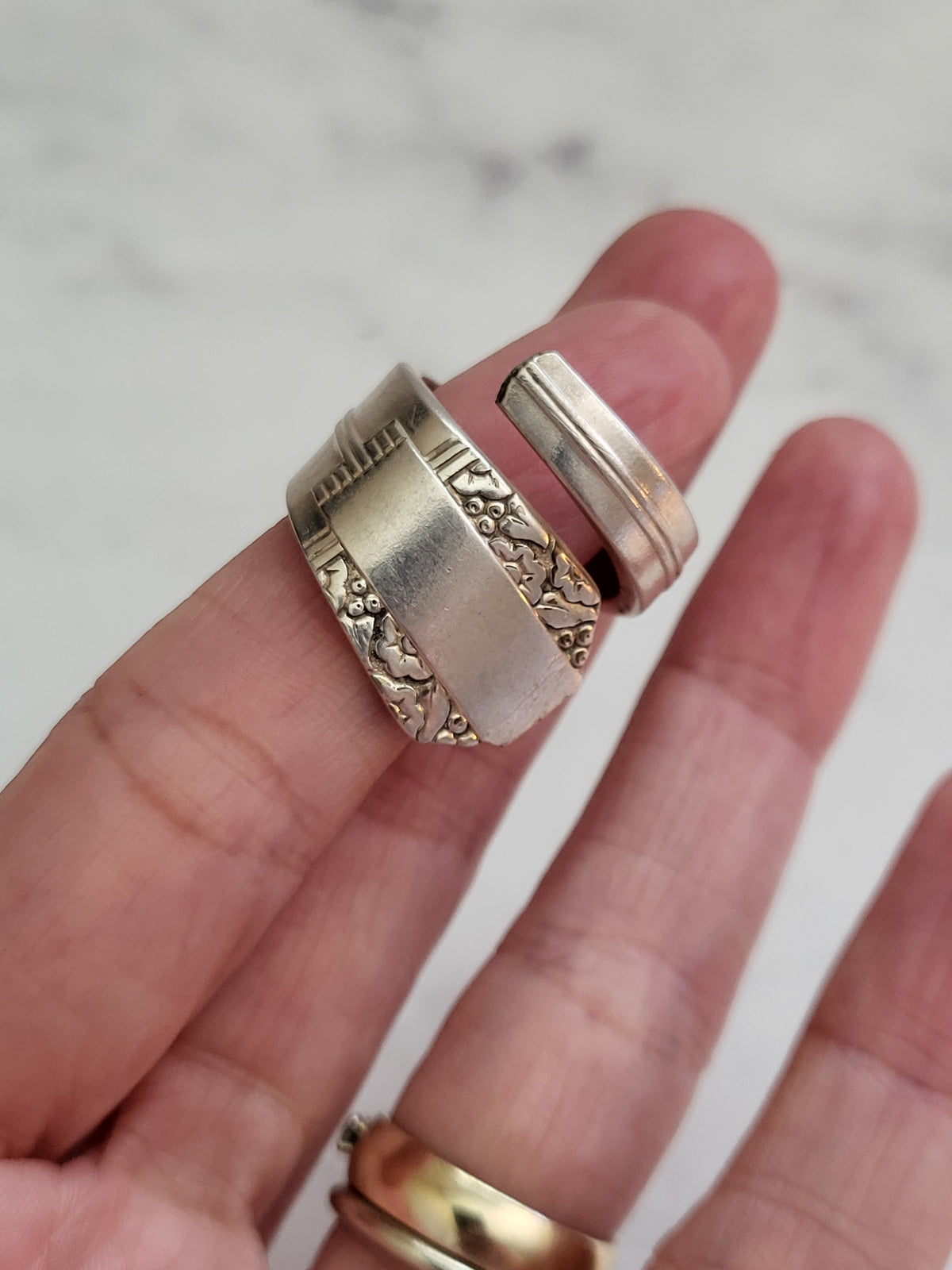 Vintage Rogers Triple Oneida Ltd. 1936 Silverplate Spoon Ring