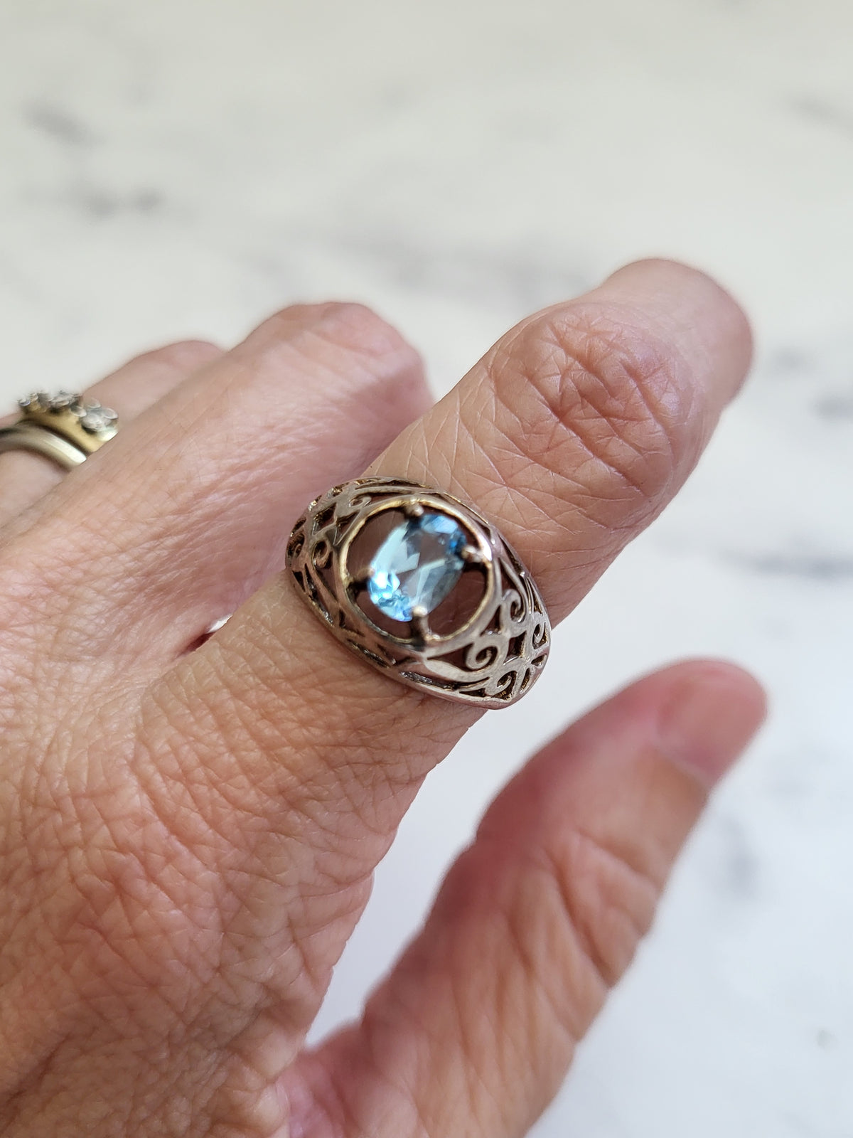 Vintage 925 Sterling Silver Oval Blue Topaz Filigree Ring