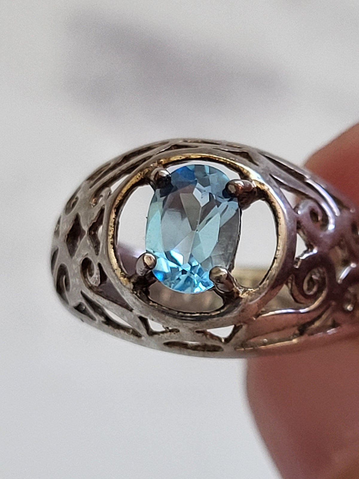 Vintage 925 Sterling Silver Oval Blue Topaz Filigree Ring