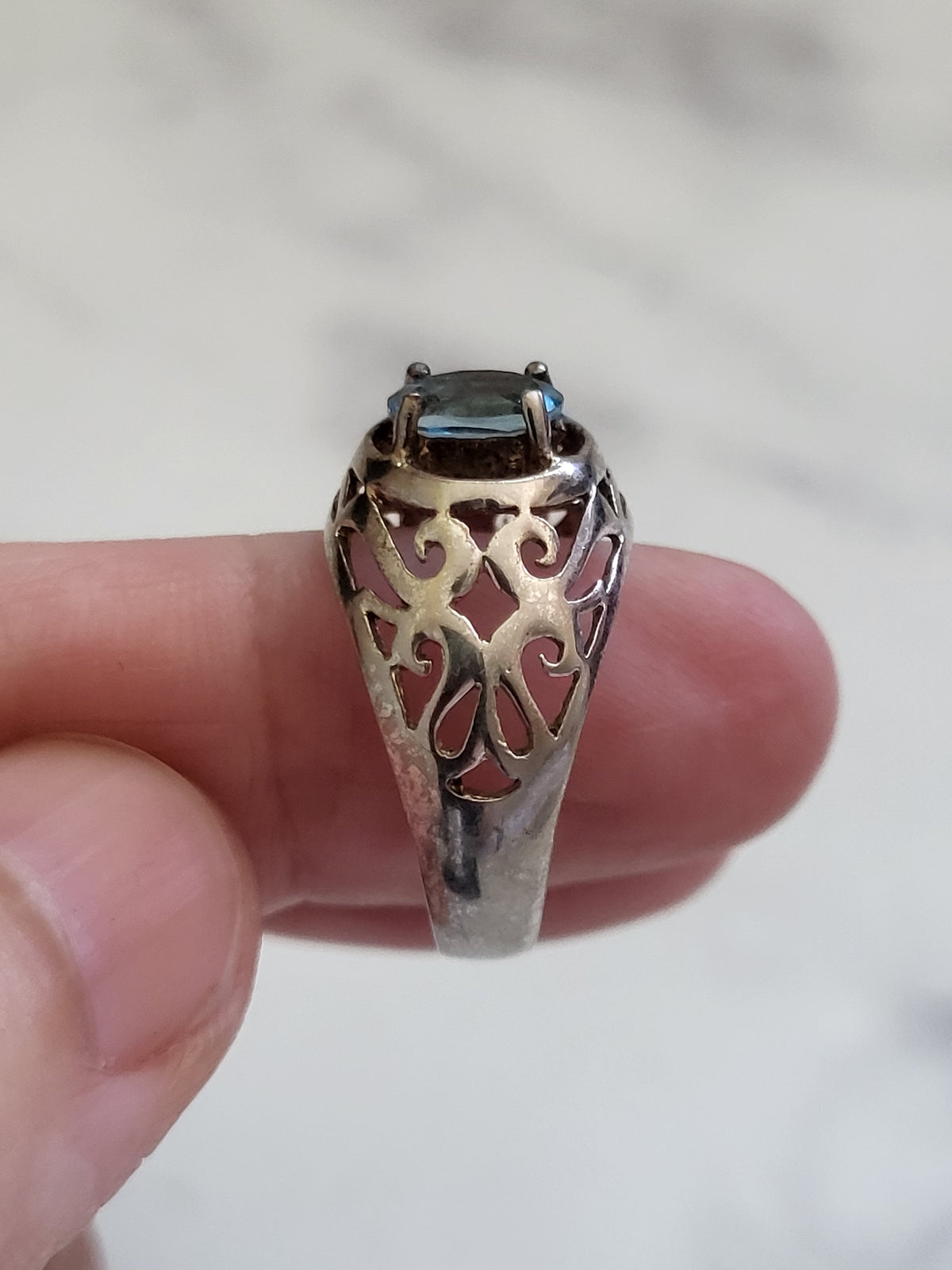 Vintage 925 Sterling Silver Oval Blue Topaz Filigree Ring