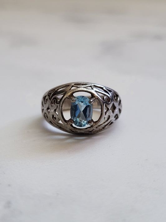 Vintage 925 Sterling Silver Oval Blue Topaz Filigree Ring