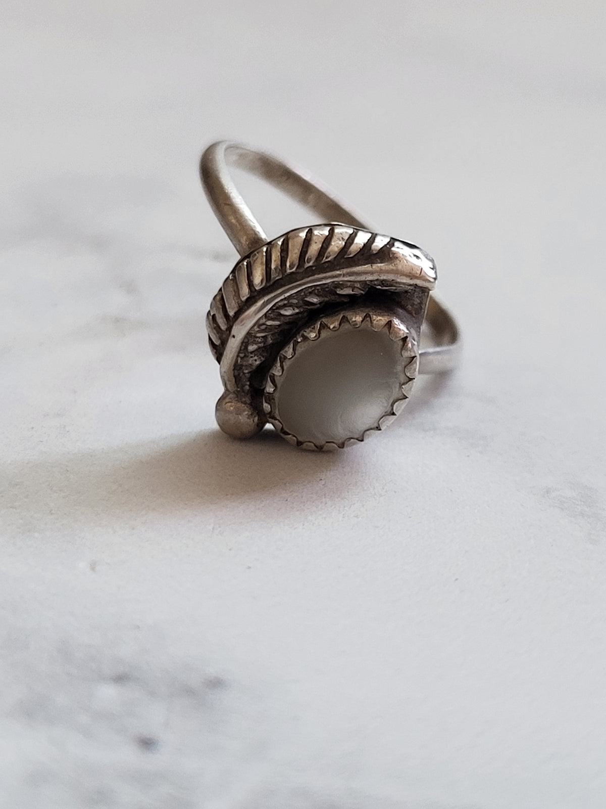 Vintage Sterling Silver Mother-of-Pearl Leaf Ring