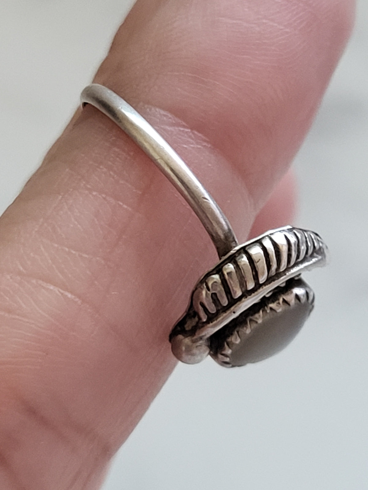 Vintage Sterling Silver Mother-of-Pearl Leaf Ring